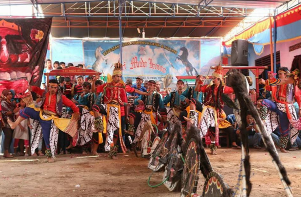 Seni Pertunjukan Jathilan di Dusun Konteng